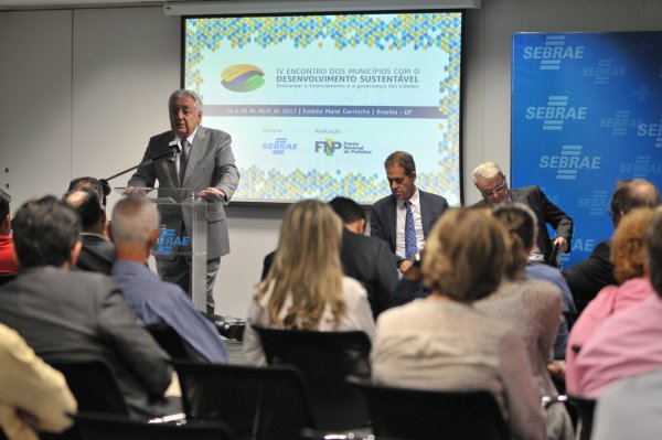 No Lançamento Regional, em Brasília, o diretor-presidente, Guilherme Afif Domingos, foi o anfitrião, ao lado do presidente da FNP, Marcio Lacerda